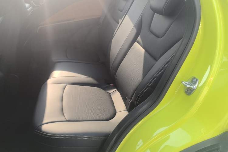 Used Wuling Alvez 2022 1.5T CVT Trendy & Cool Edition