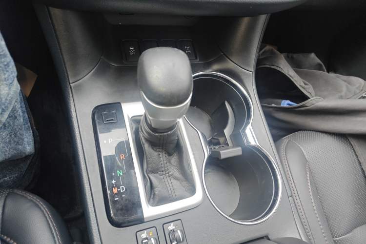 Used Toyota Highlander 2018 2.0T Four-Wheel Drive Luxury Edition 7 Seats China V Emission Standard