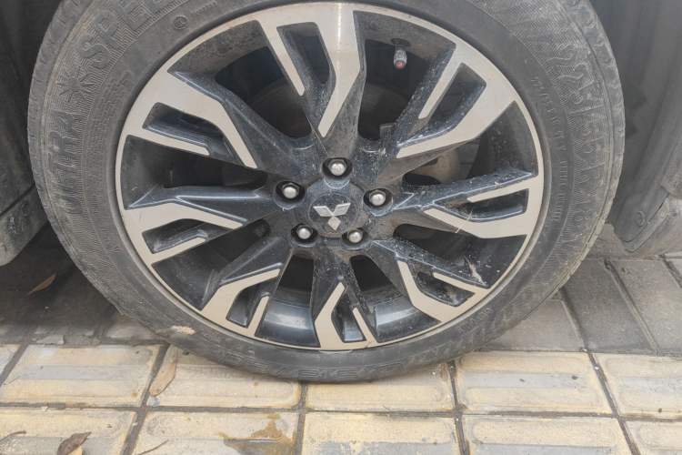 Used Mitsubishi Outlander 2019 2.0L Two-Wheel Drive Comfort Edition 5 Seats China V Standard