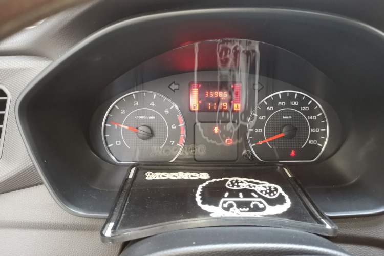 Used Wuling Hongguang V 2019 1.5L Jingqu Edition Sealed-Window Vehicle China VI LAR
