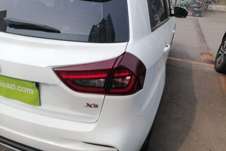 Used Geely Auto Vision X3 2019 Upgraded Model 1.5L CVT Prestige Version
