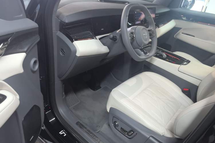 Used Zeekr 009 2024 7-Seater Walk-Through Version Four-Wheel Drive 108 kWh
