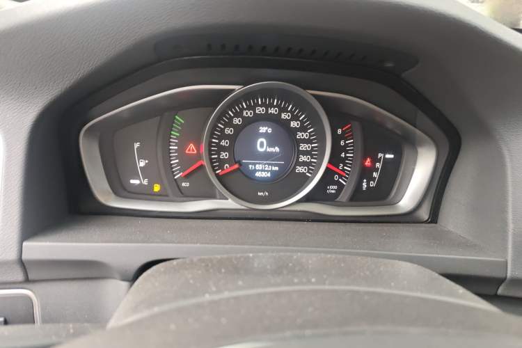 Used Volvo S60 2017 S60L T3 Smart Upgrade Edition Odometer Close Up