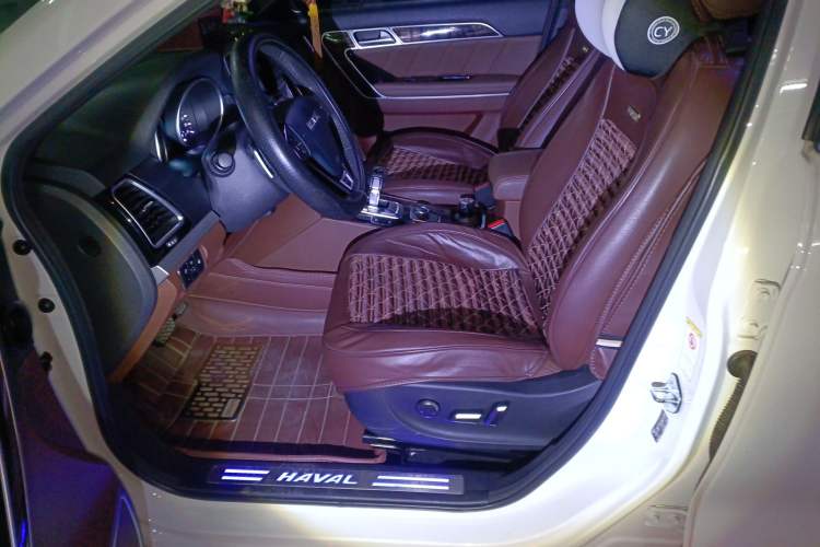 Used Haval H6 Coupe 2017 Red-Label 2.0T Automatic Two-Wheel Drive Elite Model Left Front Seat