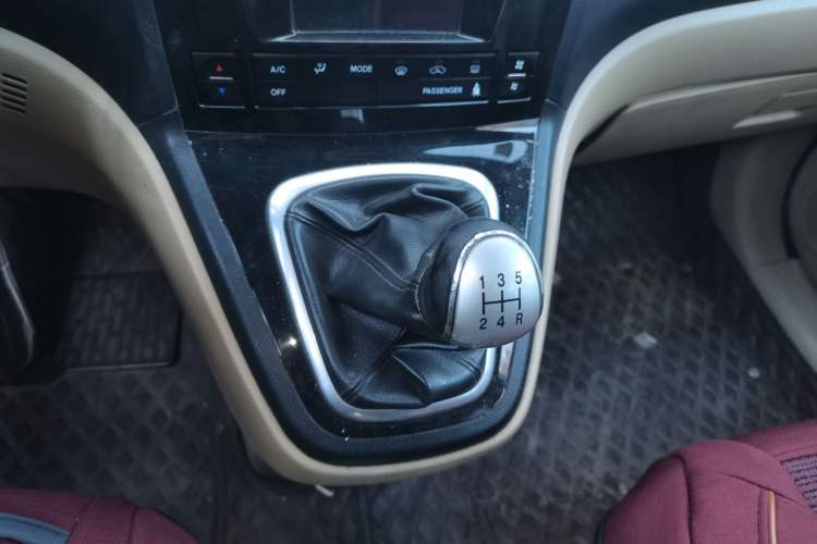 Used Haval H6 2011 2.0L Manual Two-Wheel Drive Elite Version