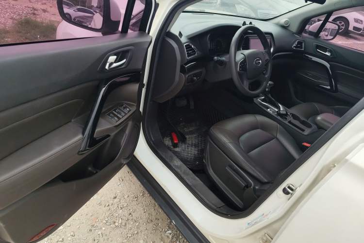 Used GAC Trumpchi GS4 2017 235T Automatic Two-Wheel Drive Elite Edition Driver Seat