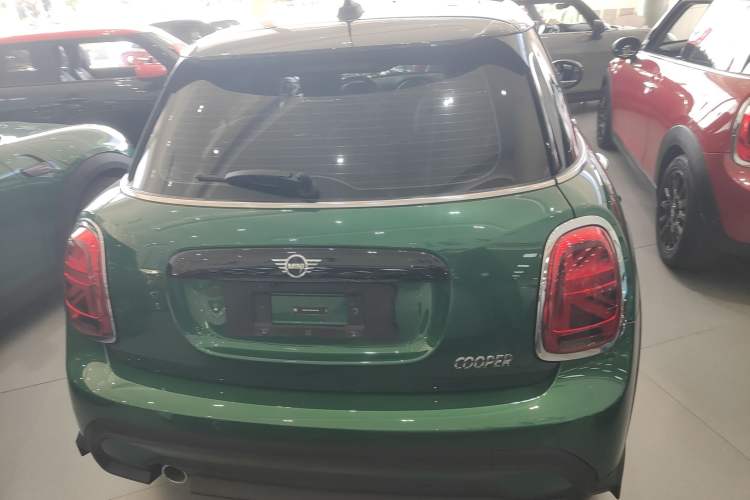 Used MINI MINI 2023 Updated 1.5T COOPER Artist Five-Door Edition