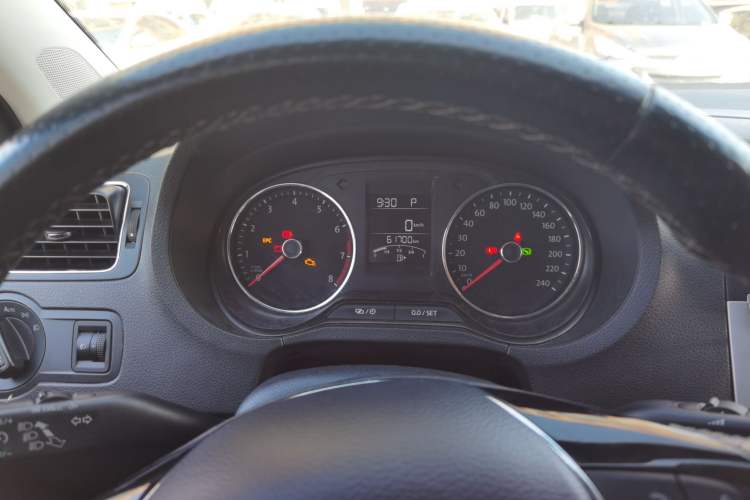 Used Volkswagen Polo 2018 1.5L Cross Polo Automatic