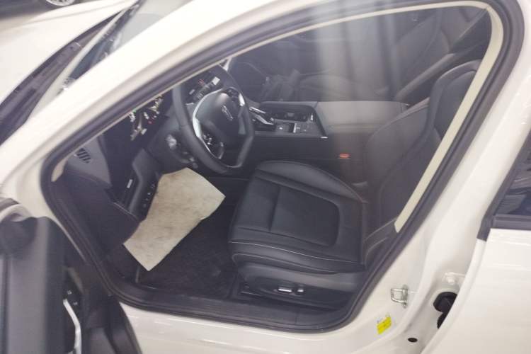 Used Bestune B70 2022 Third Generation 1.5T Automatic Enjoyment Version Driver Seat