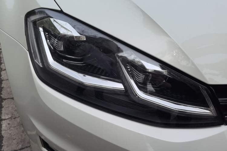 Used Volkswagen Golf 2016 230TSI Manual Comfort Version
