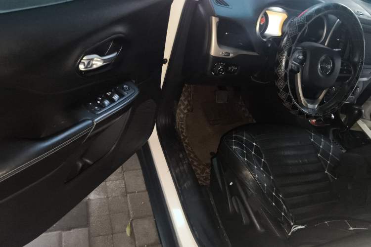 Used Jeep Cherokee 2016 2.0L Smart Version