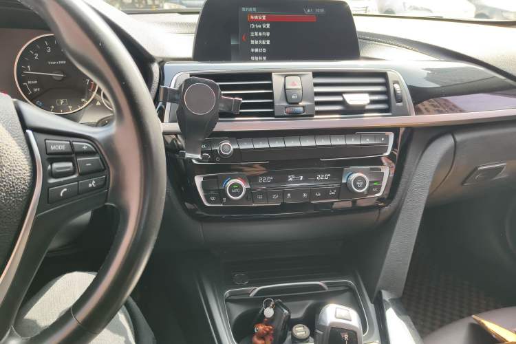 Used BMW 3 Series 2018 320Li Fashion Model Audio And AC Panel