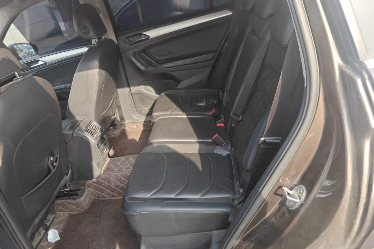 Used Volkswagen Tiguan L 2018 380TSI Automatic All-Wheel Drive Luxury Edition Left Rear Seat