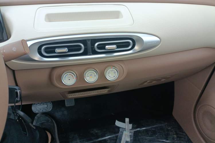 Used Wuling Hongguang MINIEV 2025 Four-Door Version Advanced Edition
