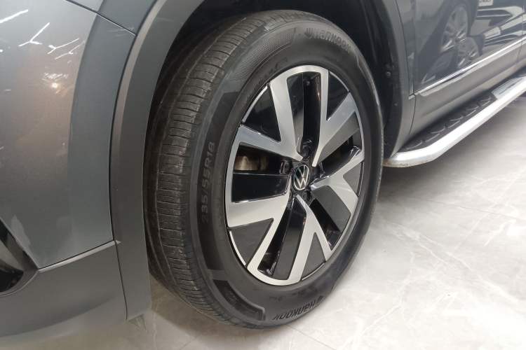 Used Volkswagen Tayron 2023 330TSI Two-Wheel-Drive Luxury Plus Advanced Version
