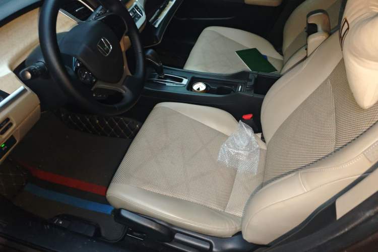 Used Honda Jade 2013 1.8L automatic Comfort version 5 seats Left Front Seat