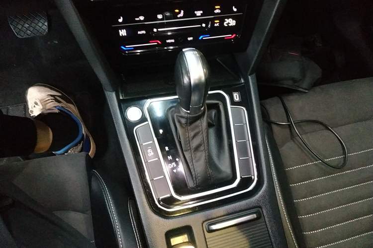 Used Volkswagen Magotan 2020 330TSI DSG Luxury Edition Gear Lever