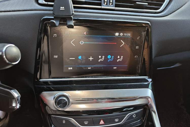 Used Peugeot 308 2016 230THP Automatic Luxury Edition Audio And AC Panel