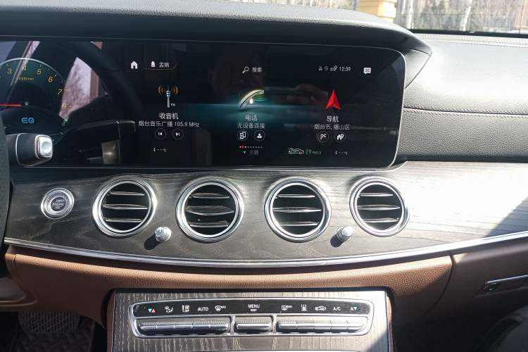 Used Mercedes-Benz E-Class New Energy 2022 Restyled E 350 e L Plug-in Hybrid Sports Sedan
