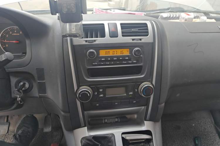 Used Jinbei Express 2020 2.0L Upgraded Version China VI Standard 6-Seater 1TZS