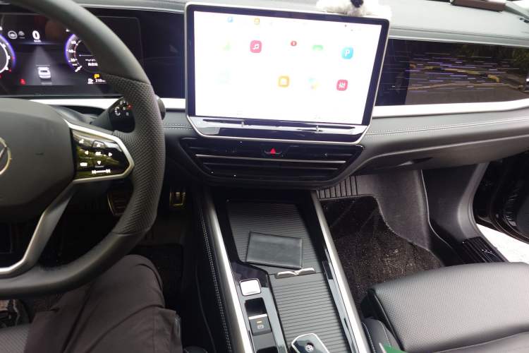 Used Volkswagen Passat 2025 Pro 380TSI Starry Dragon Edition
