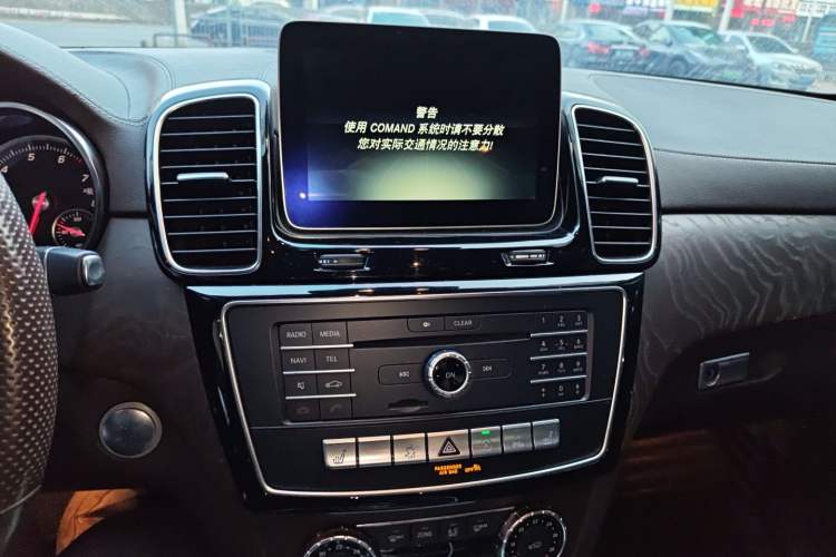 Used Mercedes-Benz GLE 2017 GLE 400 4MATIC Audio And AC Panel