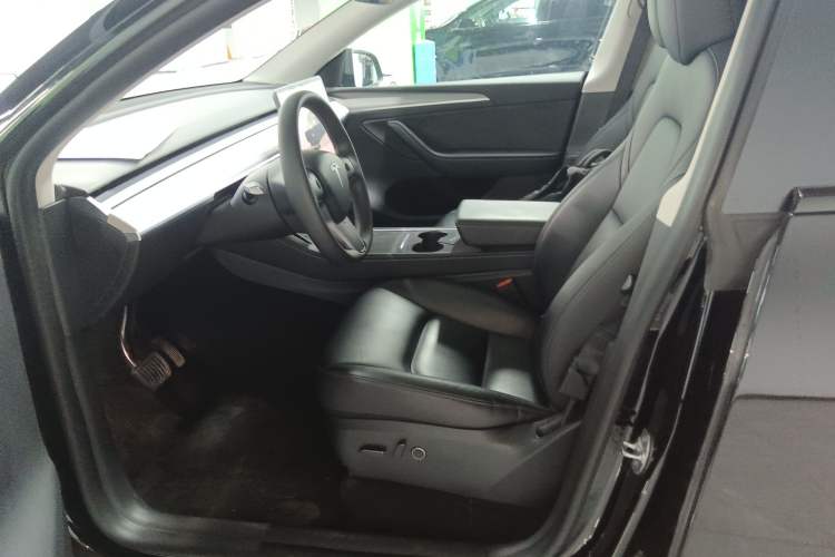 Used Tesla Model Y 2023 Rear-Wheel-Drive Version Left Front Seat