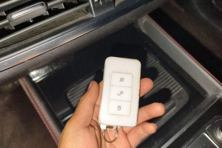 Used BYD Tang New Energy 2018 DM 2.0T All-Wheel Drive Smart Connectivity Luxury Model 7 Seats China V Emission Standard
