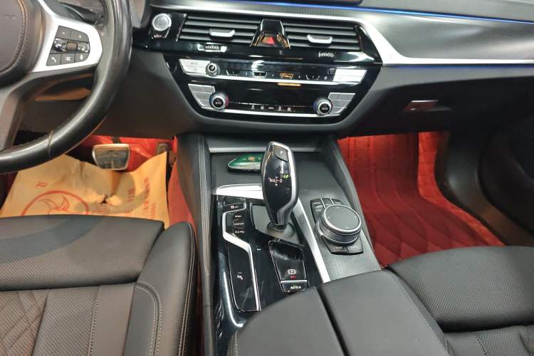 Used BMW 5 Series 2022 525i M Sport Package Gear Lever