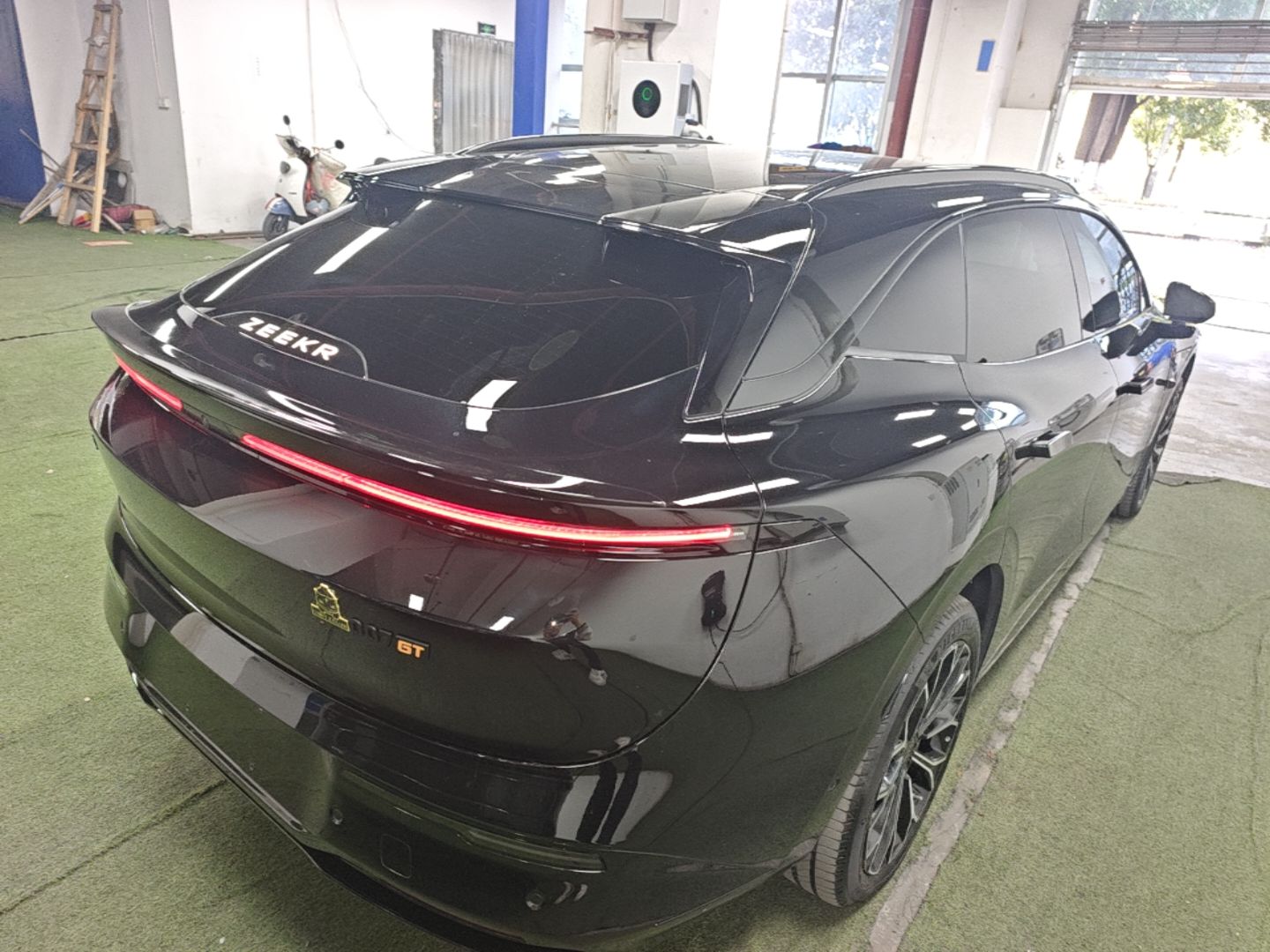 Zeekr 007GT 2026 Model All-Wheel-Drive Max Version 75 kWh — снимка 6