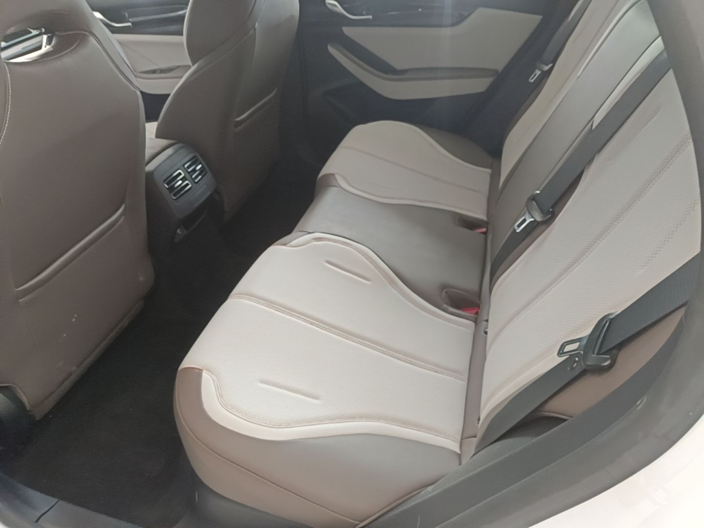BYD Qin PLUS 2024 HONOR Edition DM-i 55KM Leading Model — снимка 20