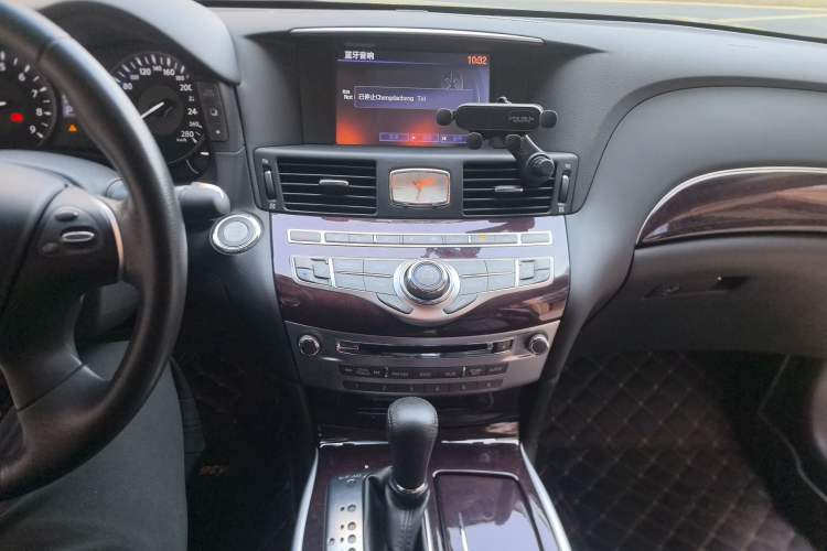 Used Infiniti Q70 2019 Q70L 2.0T Enjoyment Edition Audio And AC Panel