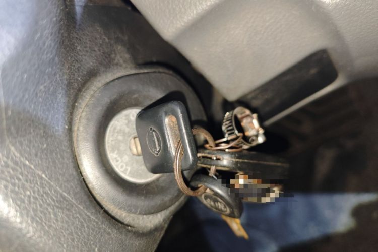 Used Nissan NV200 2011 1.6L 232 Seats Zunya Trim
