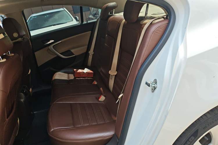 Used Buick Regal 2015 2.0L Leading Fashion Edition