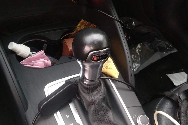 Used Audi A3 2014 Sportback 35 TFSI Automatic Comfort Model Gear Lever