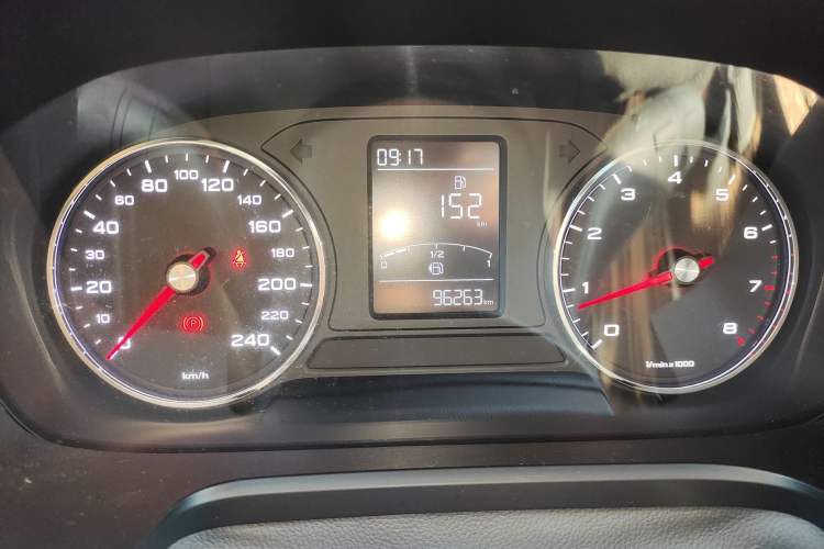 Used Roewe RX5 2016 20T Two-Wheel Drive Manual Flagship Edition
