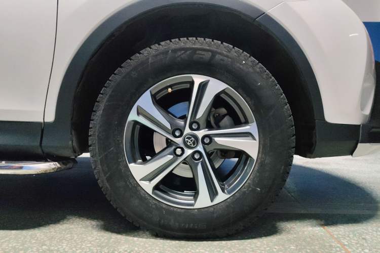 Used Toyota RAV4 2015 2.0L CVT 4x4 Trend Edition
