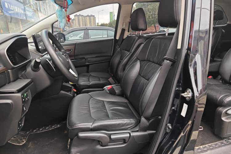 Used Honda Odyssey 2022 2.0L eHEV Sharp Smart Edition Left Front Seat