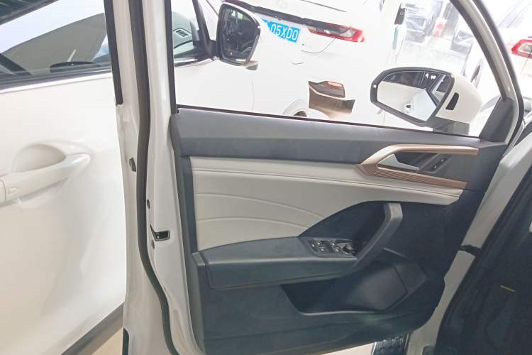 Used Volkswagen Tharu 2023 300TSI Two-Wheel-Drive Full Moon Edition