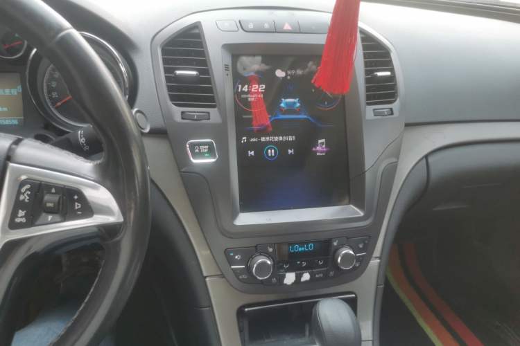 Used Buick Regal 2010 2.0T Flagship Sport Edition Audio And AC Panel