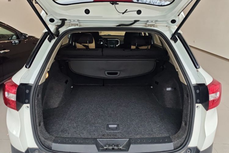 Used Dongfeng Aeolus AX3 2016 1.5L Automatic Zunku Model Trunk