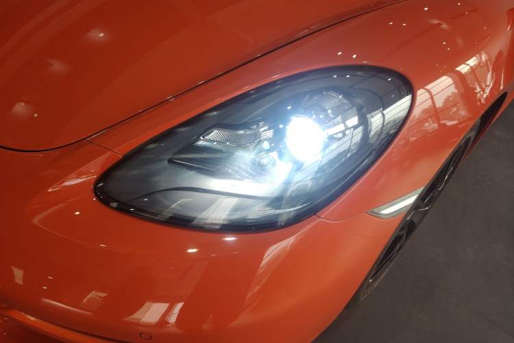 Used Porsche 718 2016 Cayman 2.0T
