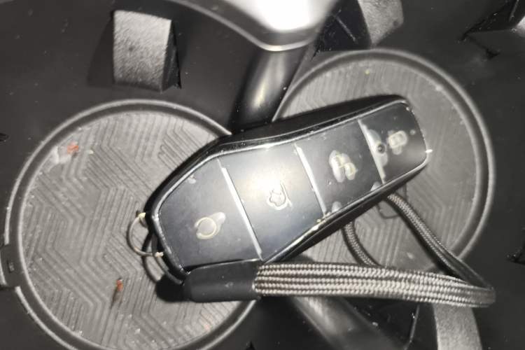 Used BYD Qin L 2025 DM-i Smart Drive 80KM Leading Model Vehicle Key