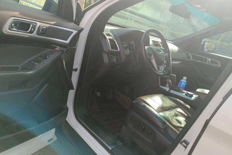 Used Ford Explorer 2013 3.5L Deluxe Model