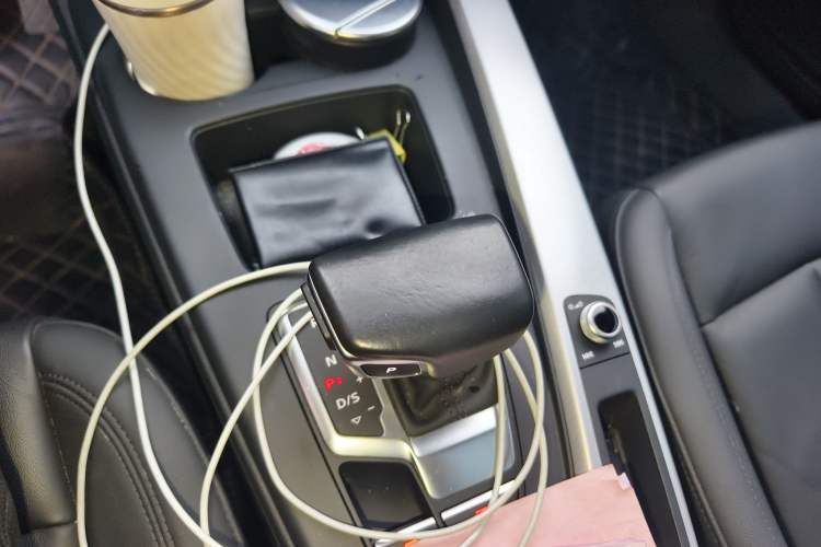 Used Audi A5 2021 Sportback 40 TFSI Stylish and Elegant Model Gear Lever