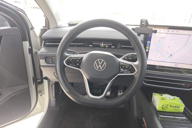 Used Volkswagen ID.7 VIZZION 2024 First Edition Steering Wheel