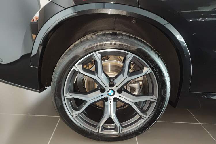 Used BMW X5 2023 xDrive 30Li Luxury M Sport Night Edition Package Exterior 8