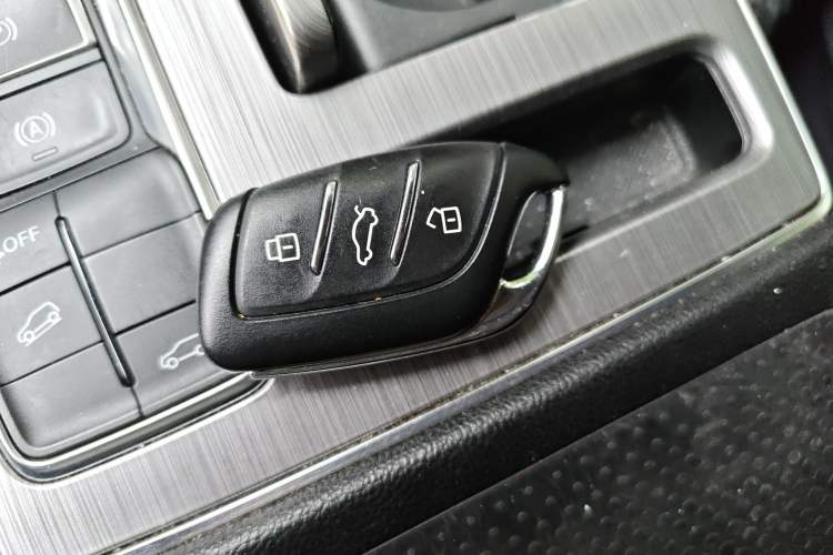 Used Roewe RX5 2020 PLUS 300TGI Automatic Ali National Style Ronglin Edition
