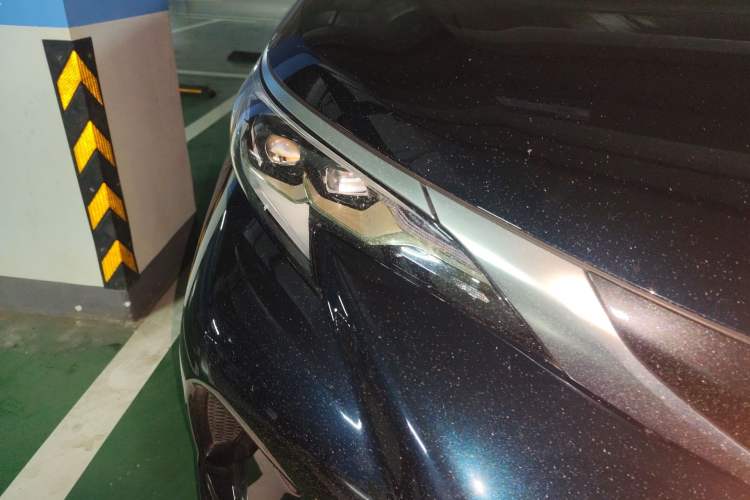 Used Toyota Granvia 2022 2.5L Hybrid Flagship Edition Right Front Headlight