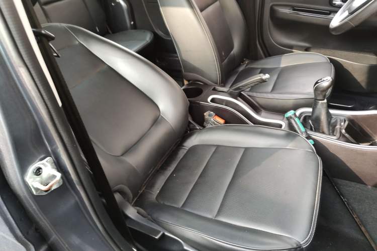 Used Jinbei Gold Hiace M Classic 2022 1.5L Travel Lion Passenger Vehicle 5 Seats